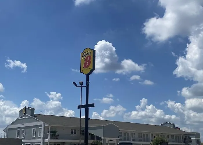 Super 8 By Wyndham Terrell