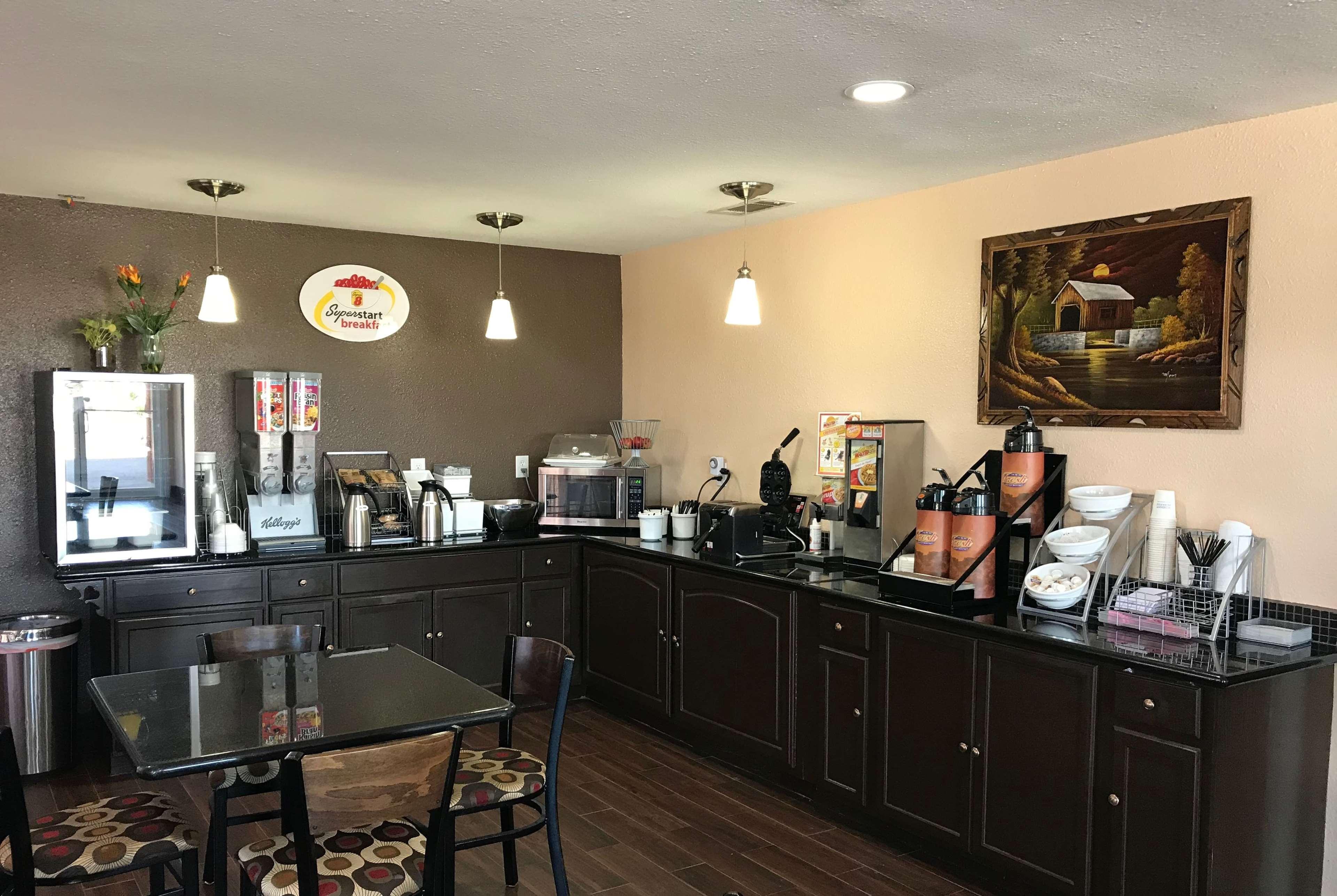 Super 8 By Wyndham Hotel 3*