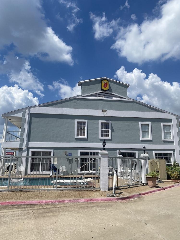 Hotel Super 8 By Wyndham 3*