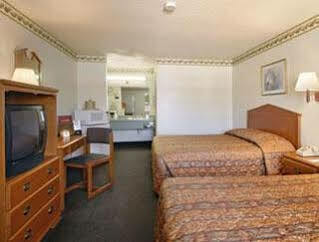 Super 8 By Wyndham 3*